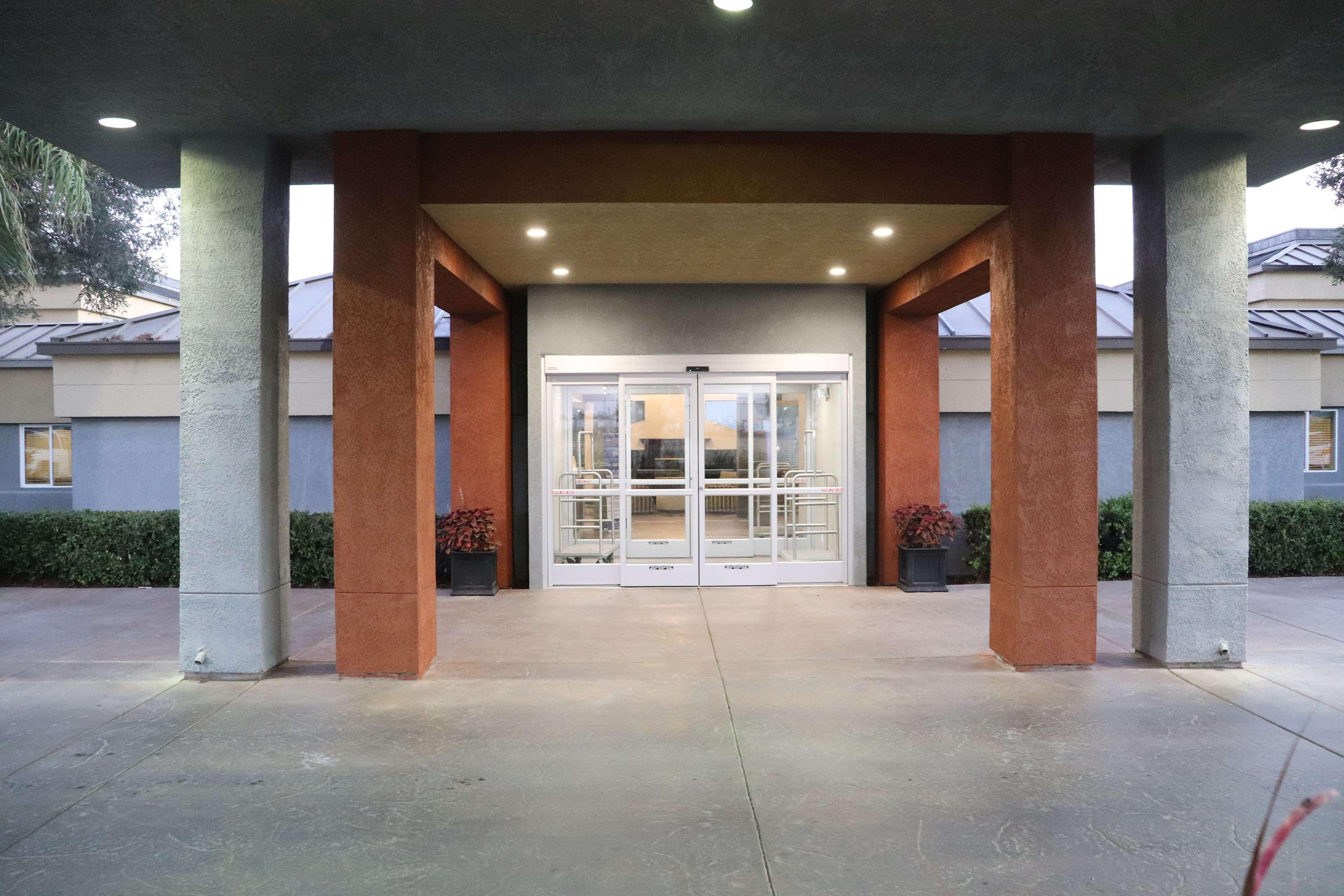 Best Western Porterville Inn Экстерьер фото